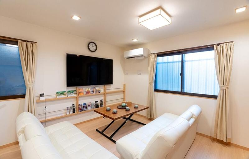 TV and multimedia, Living room, air conditioner