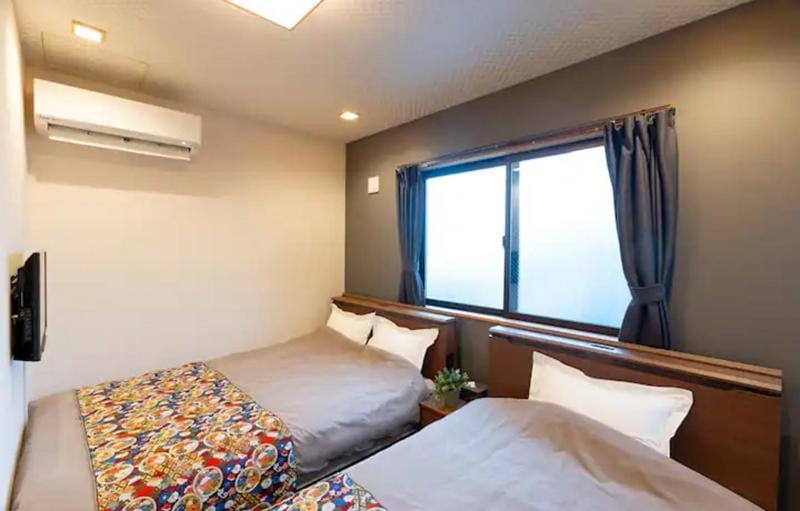 Bed, Photo of the whole room, Bedroom, air conditioner