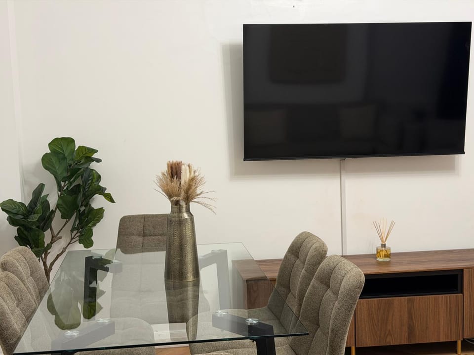 Communal lounge/ TV room, TV and multimedia