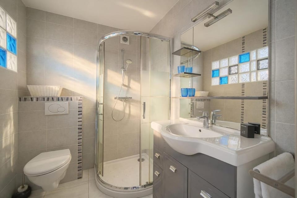 FRGK "Elegant studio CLEMENCEAU terrace WIFI HIGH-SPEED " Apartment in Cannes