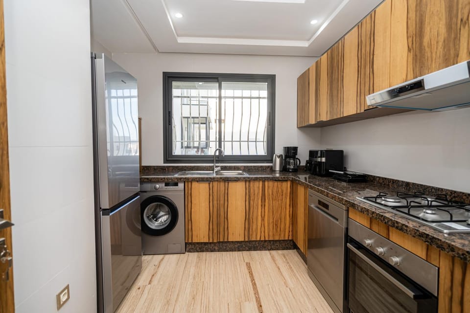 Kitchen or kitchenette, dishwasher, toaster