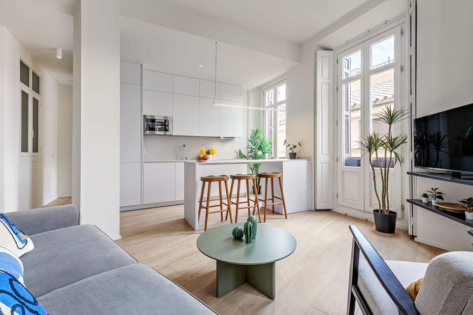 TV and multimedia, Kitchen or kitchenette, Living room, Dining area