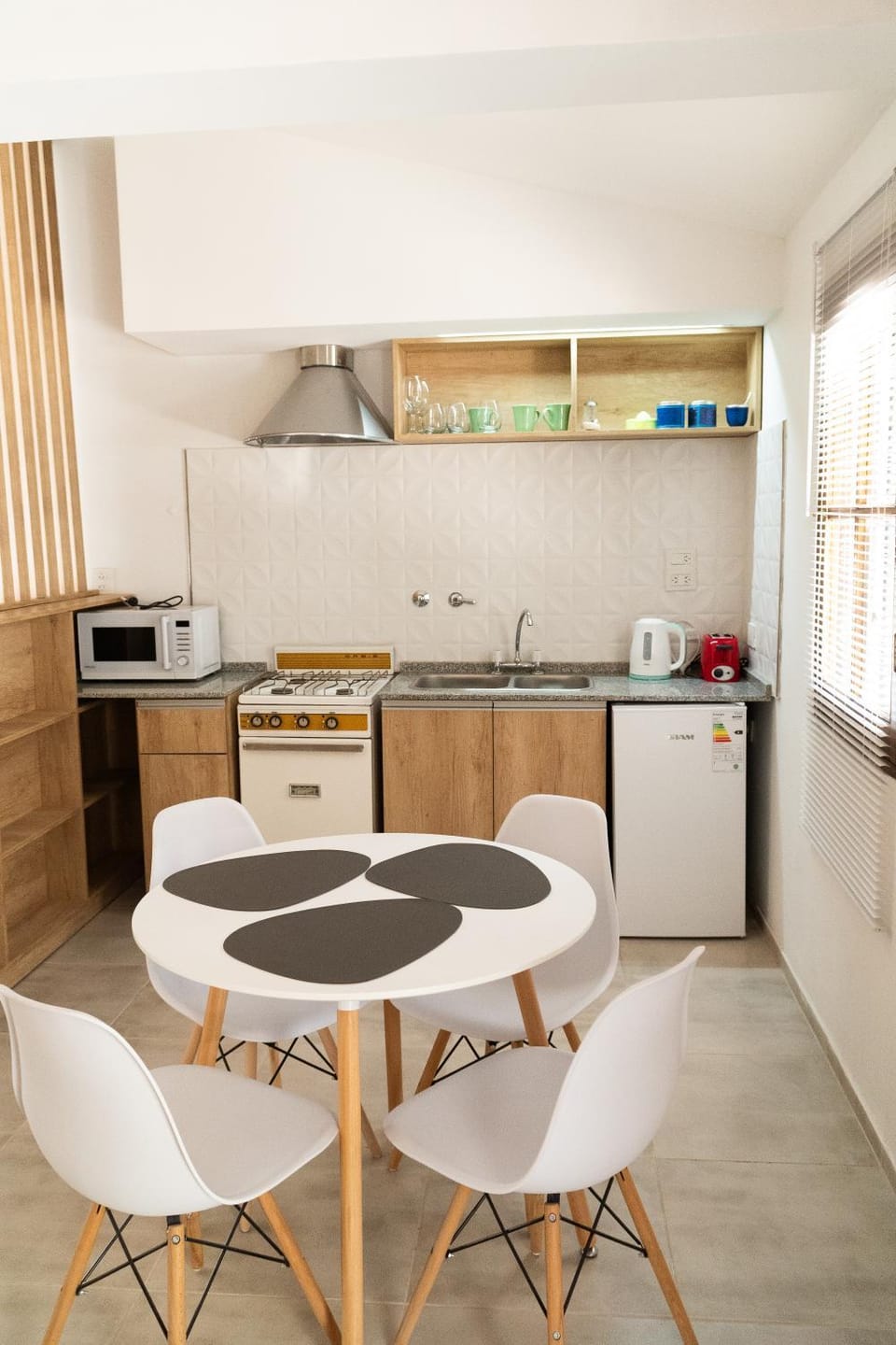 Kitchen or kitchenette, Dining area, oven, pet friendly, stove, toaster