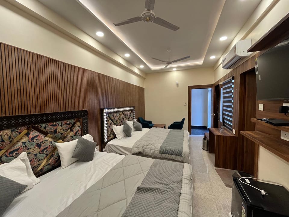Living room, Photo of the whole room, Bedroom