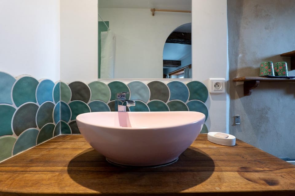 Bathroom, Living room