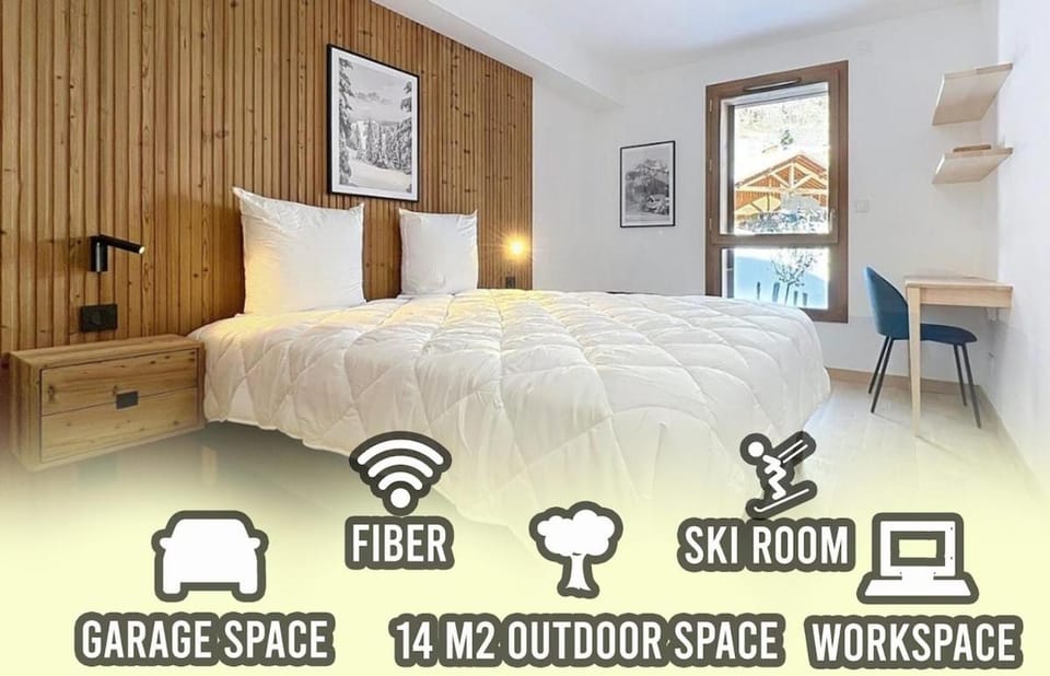 Bed, Photo of the whole room, Logo/Certificate/Sign, Bedroom, Text overlay