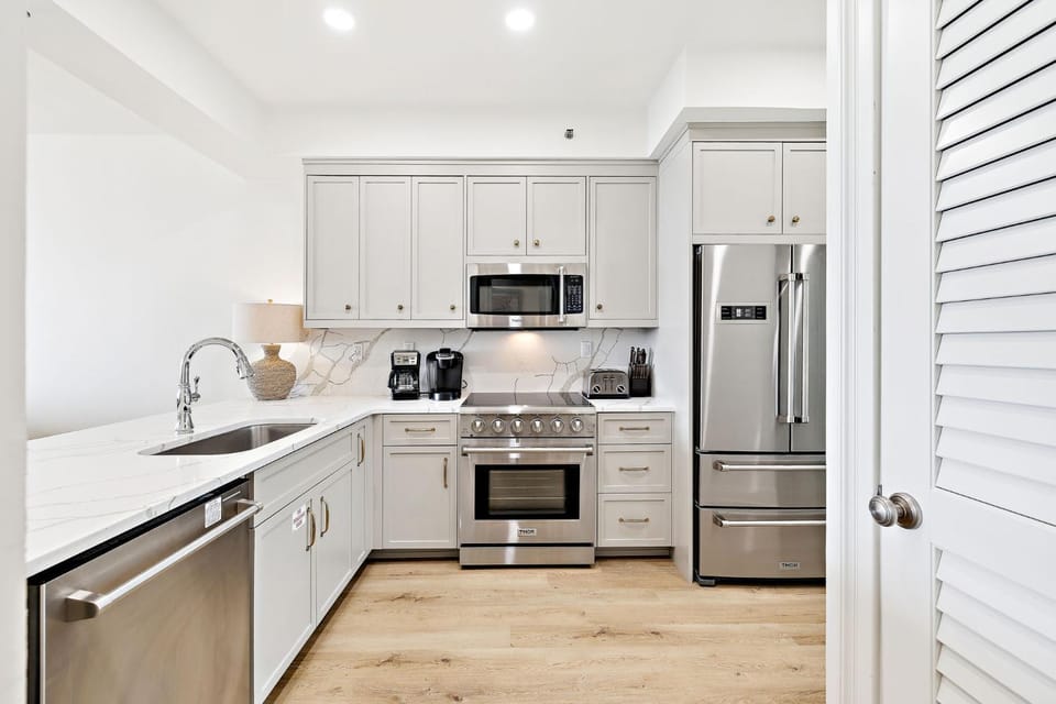 Kitchen or kitchenette, kitchen