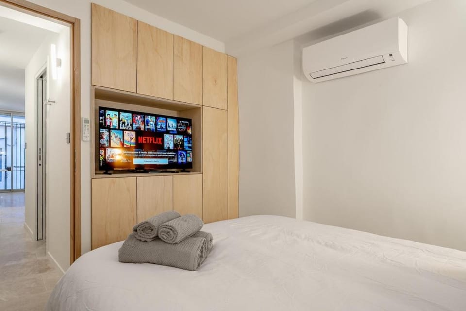 Logement elegant avec patio prive et climatisation Apartment in Aix-en-Provence