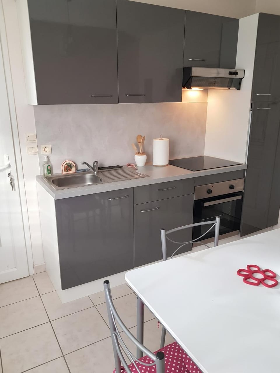 Kitchen or kitchenette