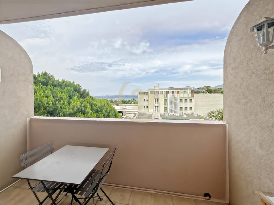 Patio, Balcony/Terrace