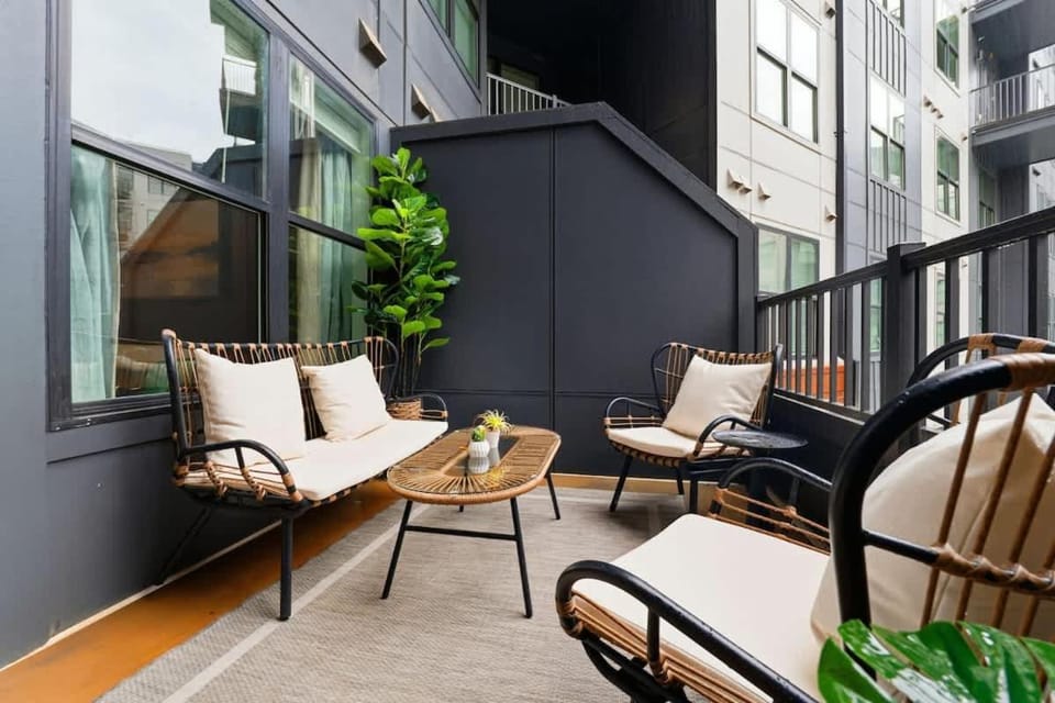 Luxury Downtown Property With a Pool Apartment in Vestavia Hills
