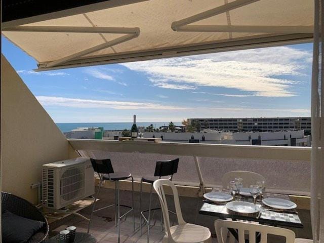 440 Studio 2 pers Héliopolis L magnifique vue mer Apartment in Agde