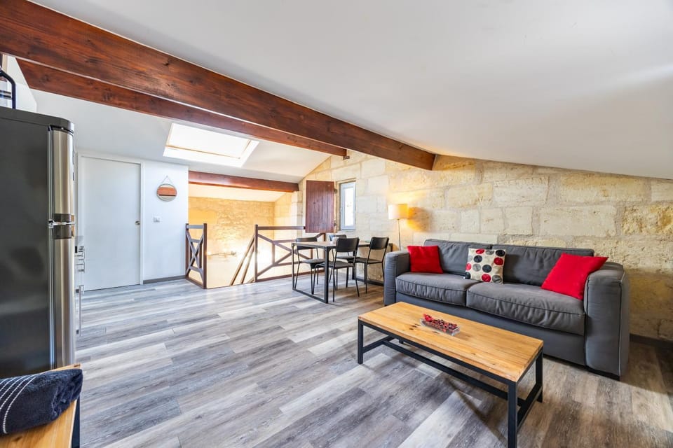 Le Loft - Château Le Noble House in Nouvelle-Aquitaine