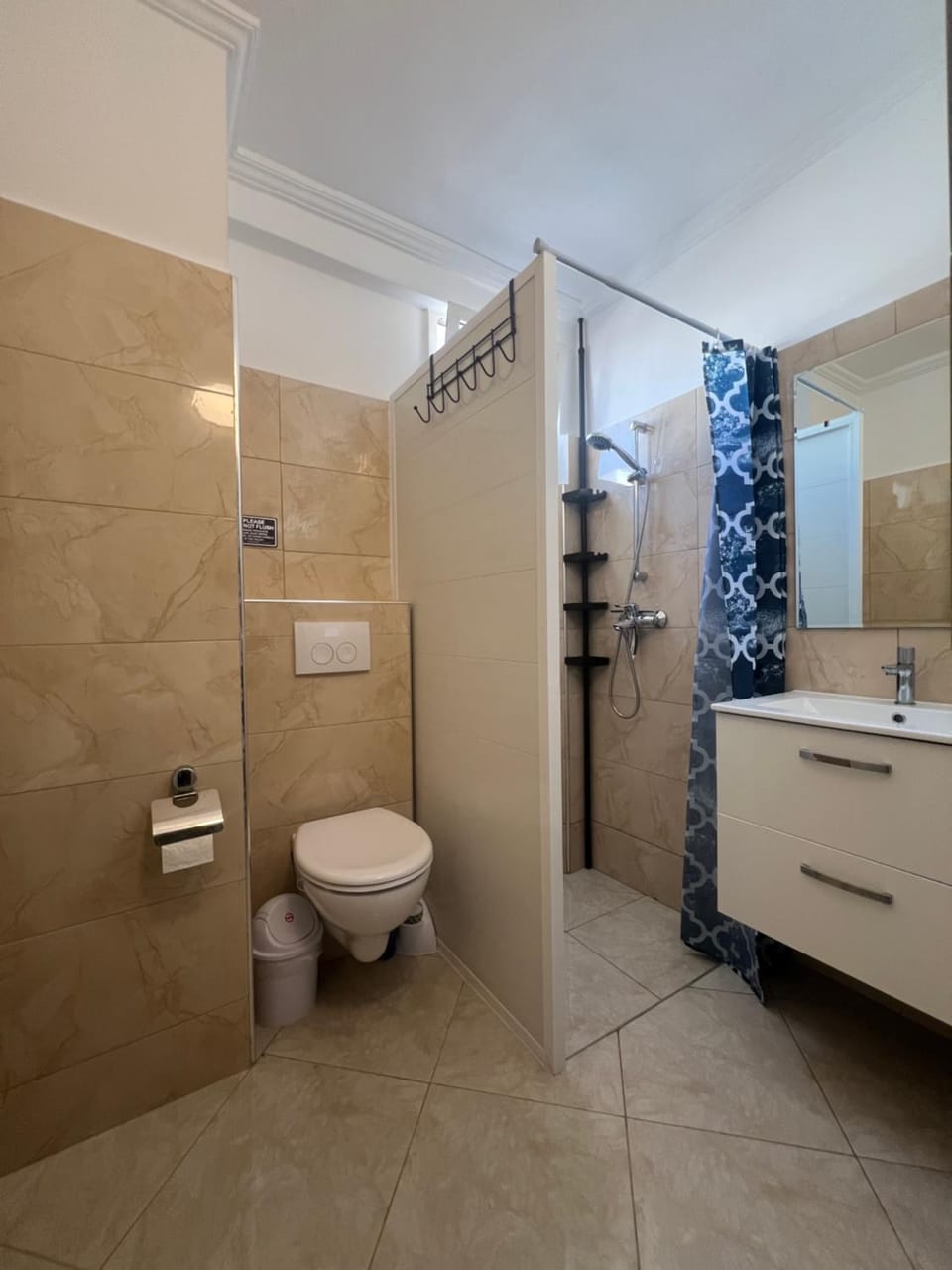 Shower, Toilet, Bathroom, towels