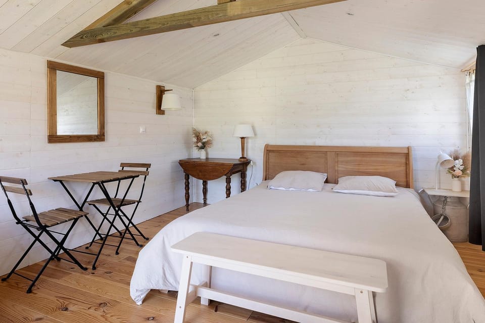 Property building, Living room, Bedroom