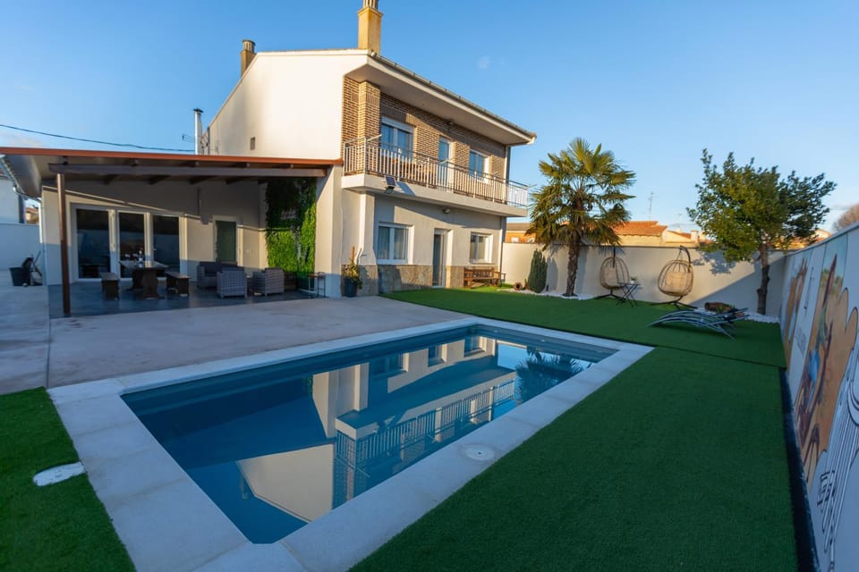 Property building, Swimming pool