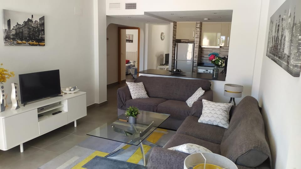 Communal lounge/ TV room, Communal lounge/ TV room, TV and multimedia, Living room, Evening entertainment