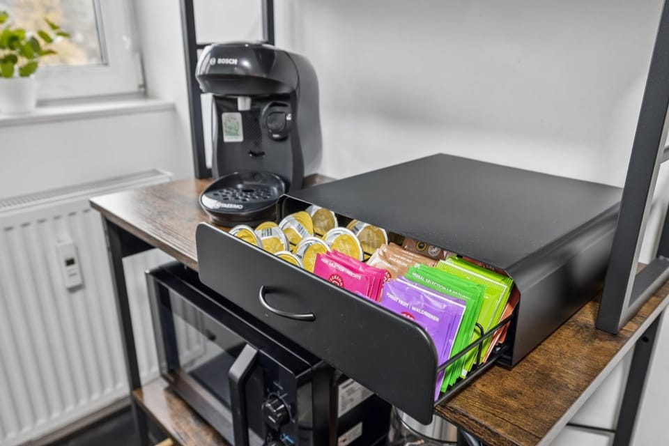Coffee/tea facilities, microwave