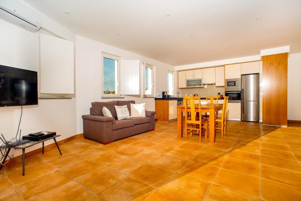 TV and multimedia, Living room, Dining area, kitchen