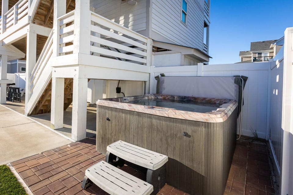 Luxury Corolla Home 3 Mins to Beach & Lake Views House in Corolla