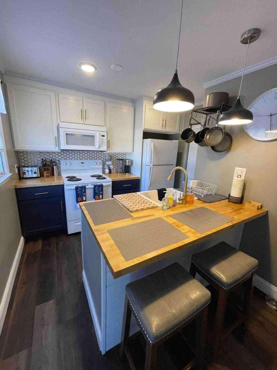Pet Friendly • Pool • Sleeps 4 / 2 BR House in Myrtle Beach