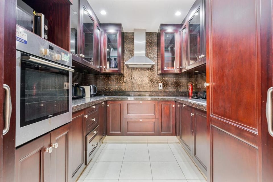 Charming Oasis Near Dubai Mall & Burj Khalifa Apartment in Dubai