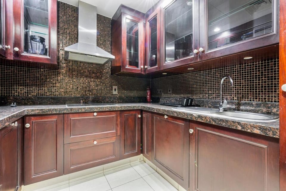 Charming Oasis Near Dubai Mall & Burj Khalifa Apartment in Dubai
