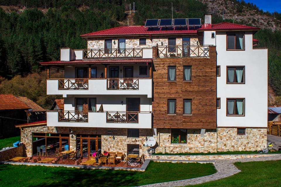 Property building, Day