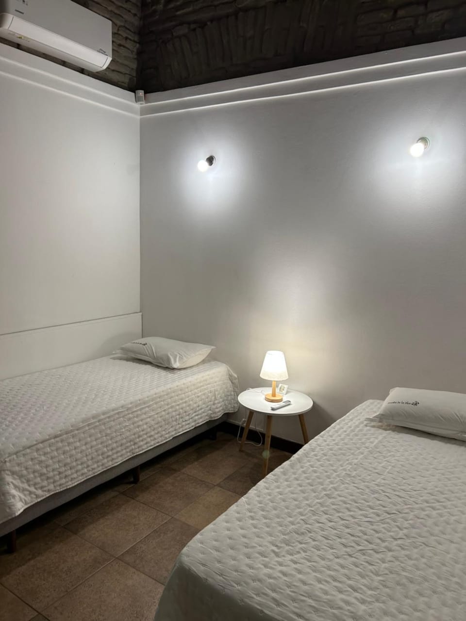 Bed, Photo of the whole room, Bedroom, air conditioner