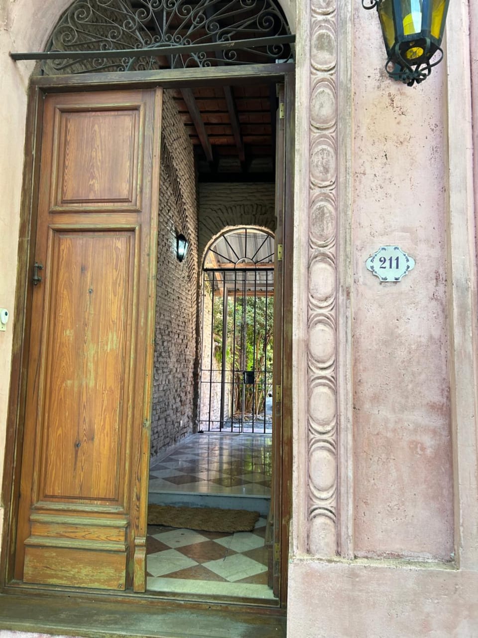 Facade/entrance