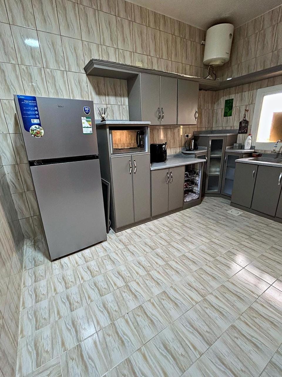 Coffee/tea facilities, Kitchen or kitchenette, microwave, kitchen