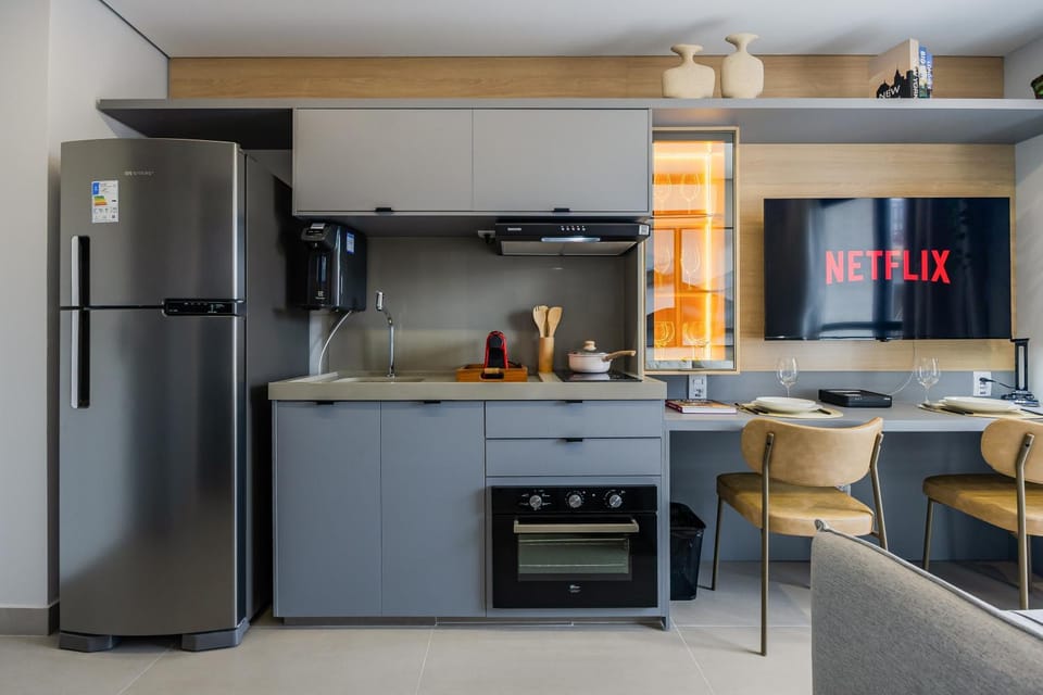 Kitchen or kitchenette, Dining area, minibar, oven, stove, toaster
