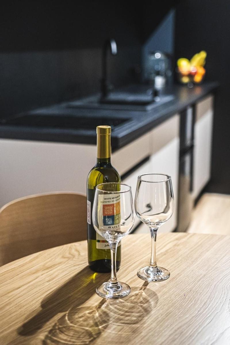 Kitchen or kitchenette, Food and drinks