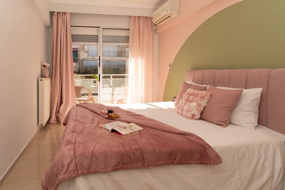 Bed, Bedroom, City view