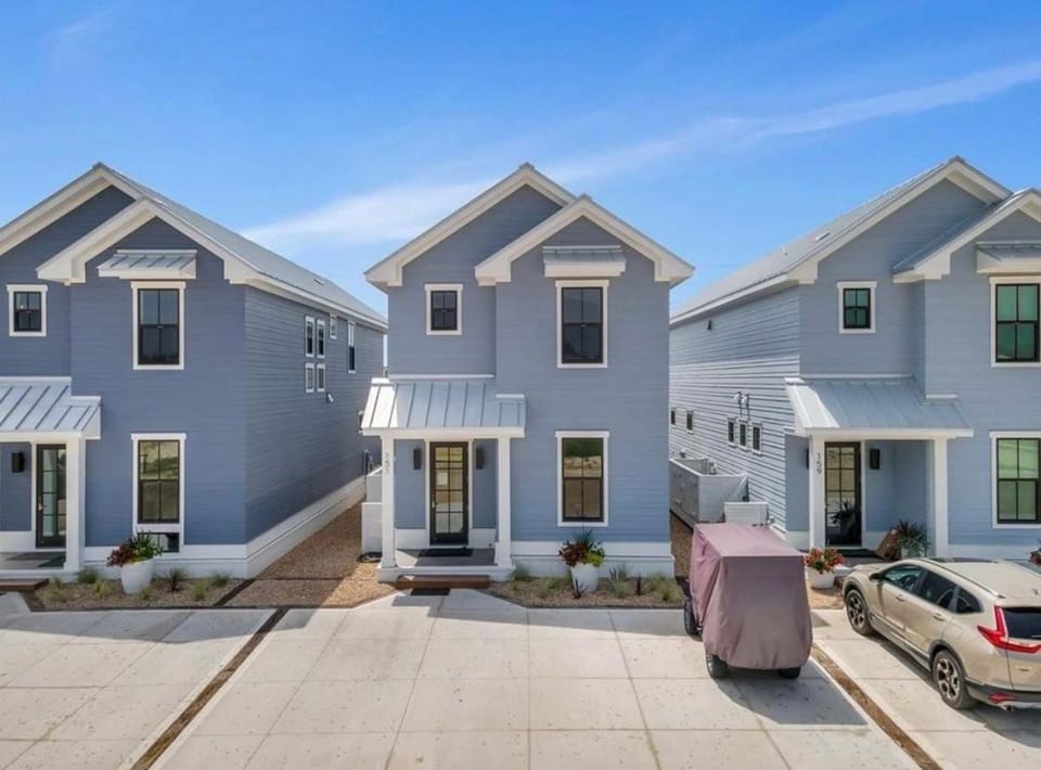 Deja Blue Perfect Location St George Island Private Pool House in Saint George Island