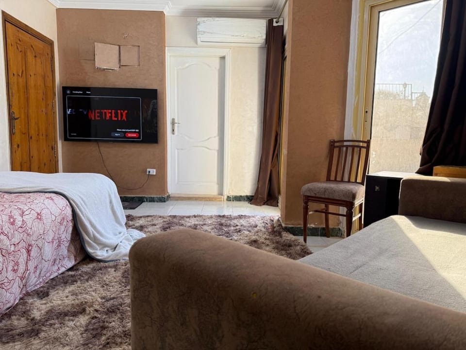 Pyramids Roof & Private Studio Apartment in Egypt