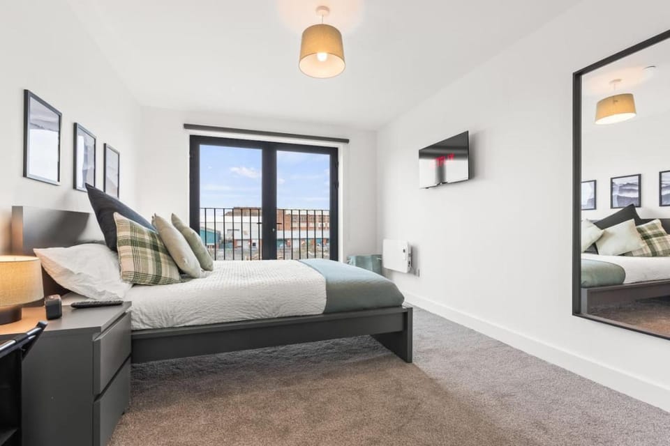 Central Liverpool 2 Bedroom Apartment, Large, Modern, WIFI, Sleeps 4 Apartment in Liverpool