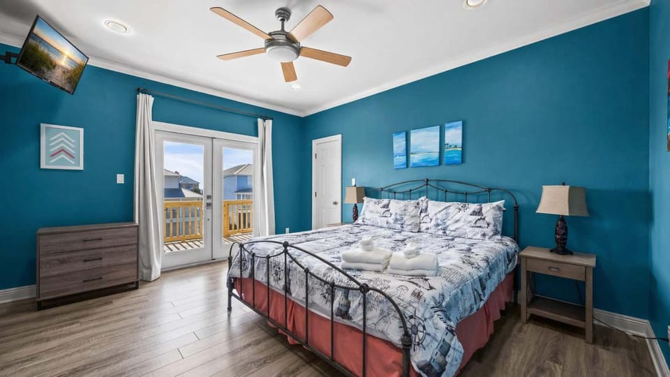Bed, Bedroom