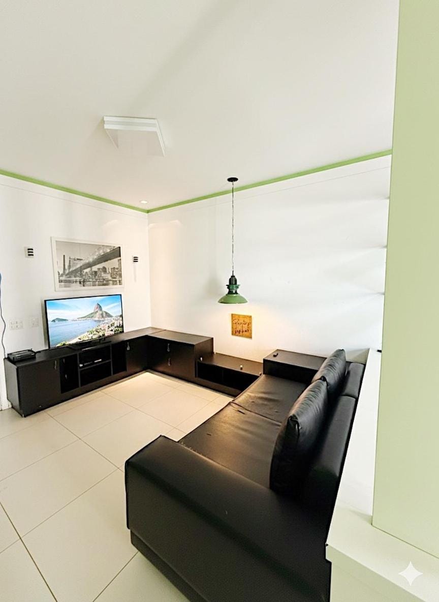 Copacabana 200 m da Praia! PISCINA AQUECIDA, varanda vista natureza, shopping ao lado, academia e sauna! Apartment in Rio de Janeiro