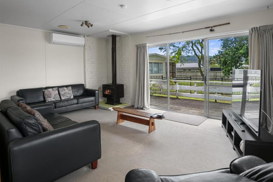 TV and multimedia, Living room, heating, air conditioner