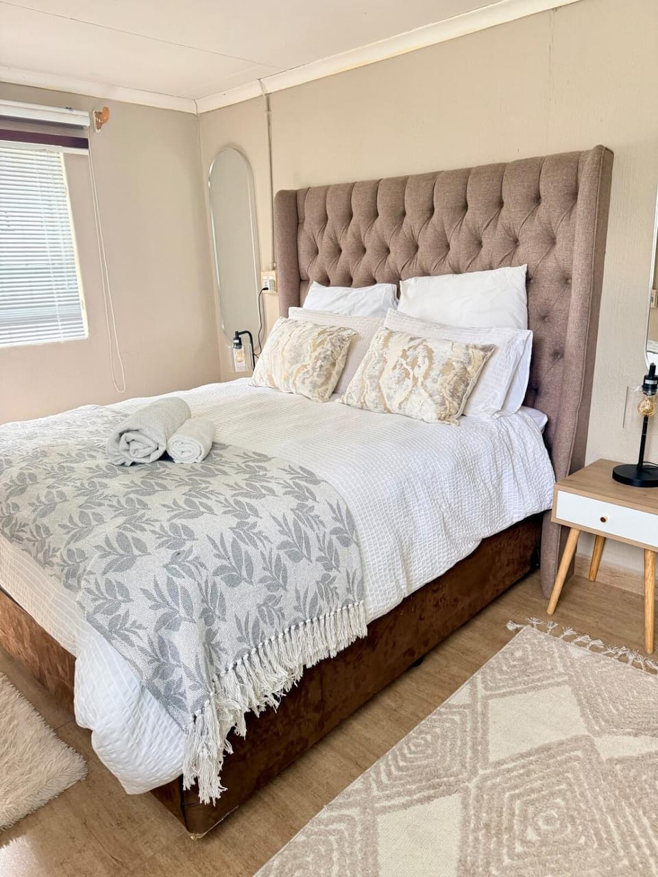 Royaltics place Apartment in Roodepoort