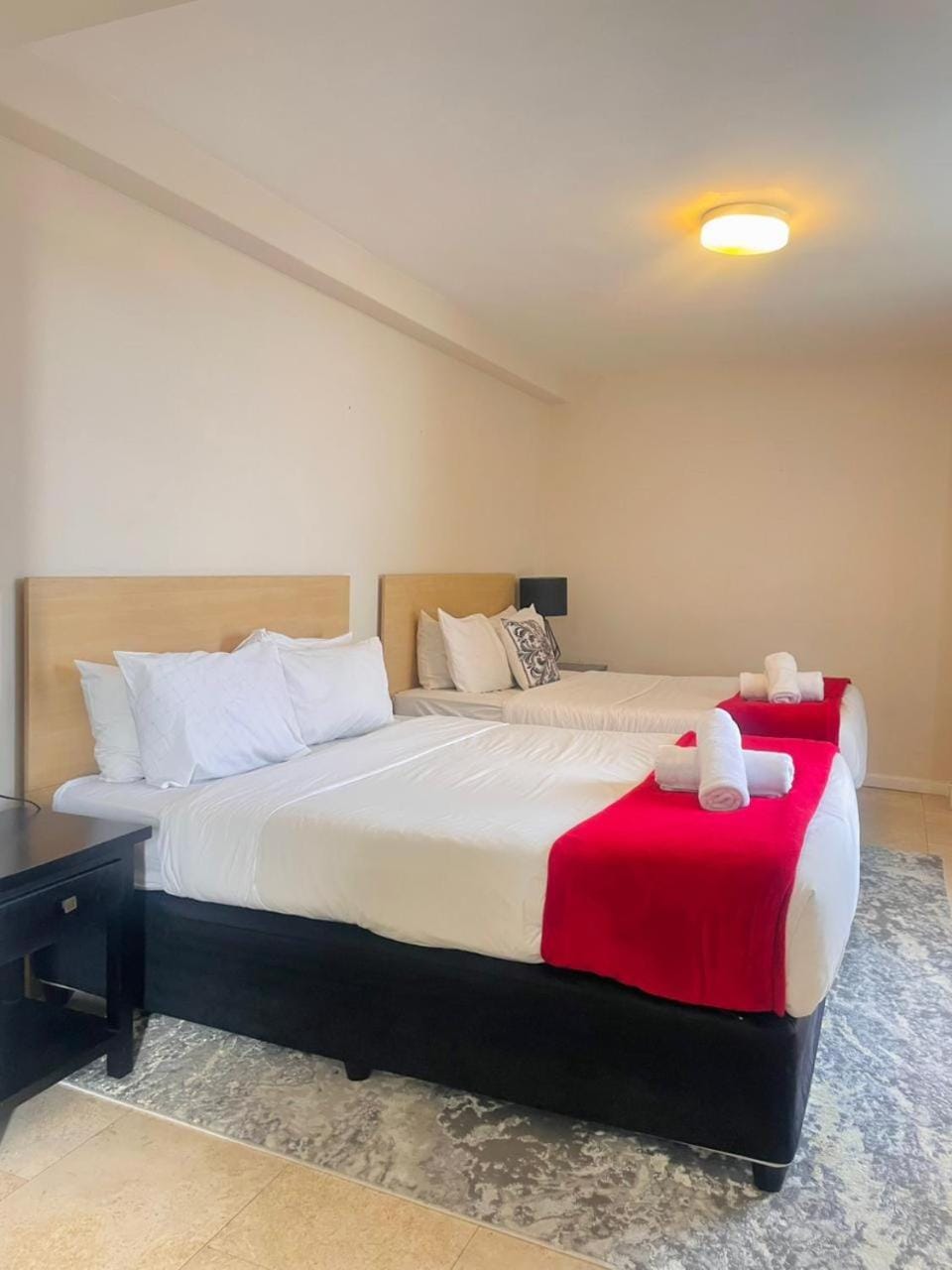 Bed, Bedroom, towels