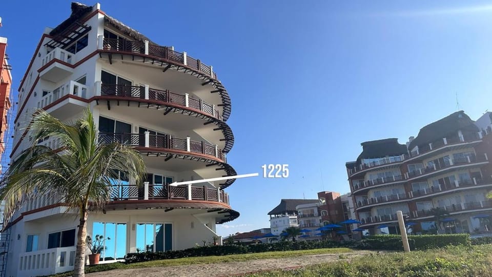 VIVO Residences 2 Bedroom Ocean Front Condo 180 degree ocean views Apartment in State of Oaxaca