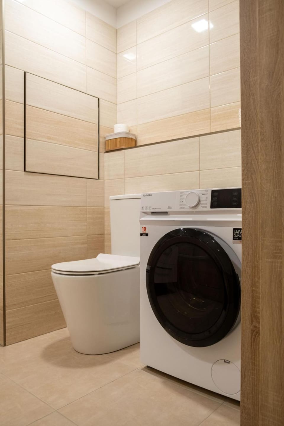 Toilet, Bathroom, washing machine