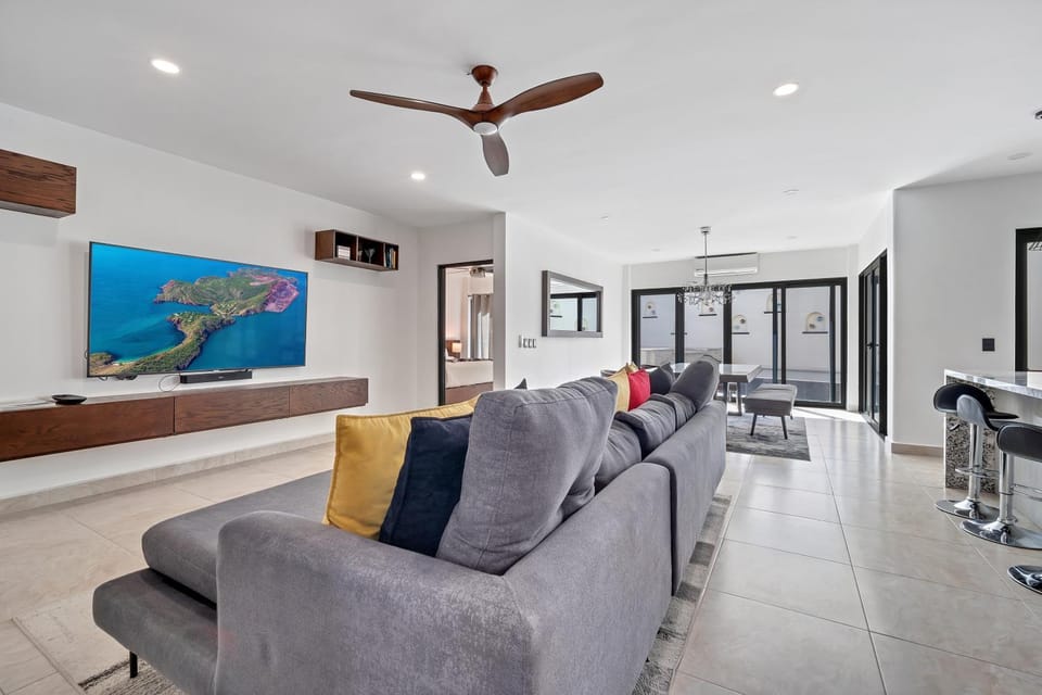 TV and multimedia, Living room, Seating area