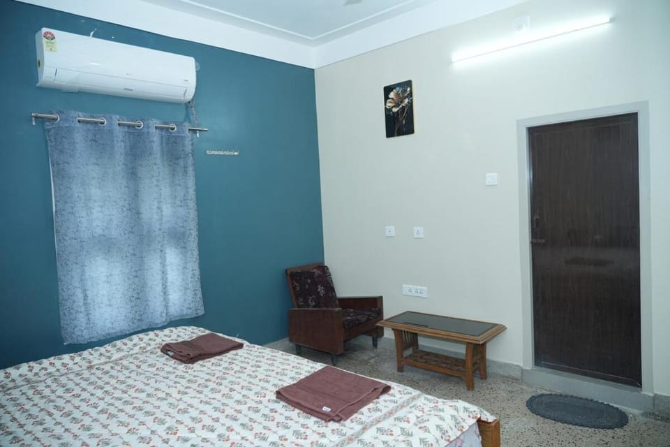 Brown Spring Home Stays Villa in Tamil Nadu