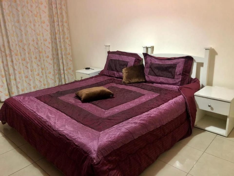 Central Casablanca Apartment Steps from Hassan II Area Apartment in Casablanca