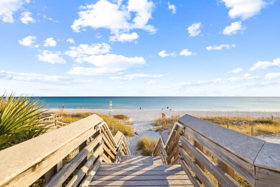 Nearby landmark, Neighbourhood, Activities, Beach
