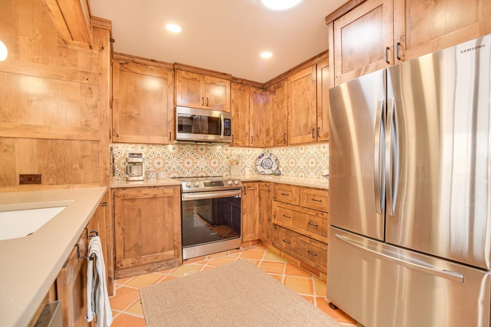 Walkable to Santa Fe Plaza! Charming Condo House in Santa Fe