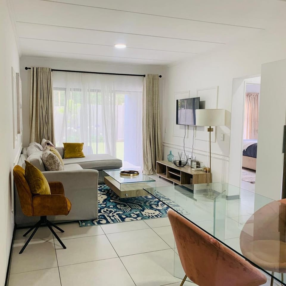 2 Bed 2 Bath Private Garden Apartment Apartment in Sandton
